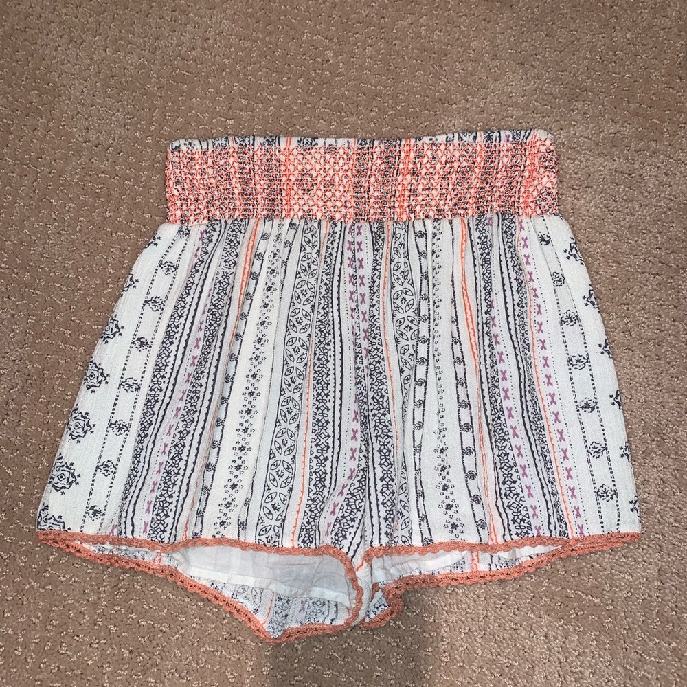 patterned high waisted shorts